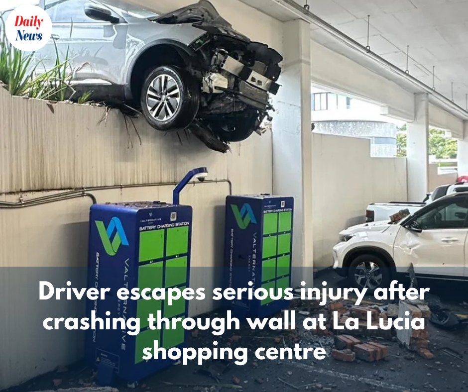 DailyNewsSA's tweet image. A driver escaped serious injury after crashing through a wall at a La Lucia shopping centre. Emergency teams are on the scene, and no serious injuries have been reported. #LaLucia #Durban #CarCrash #BreakingNews
Read on: tinyurl.com/4j3p3bfp