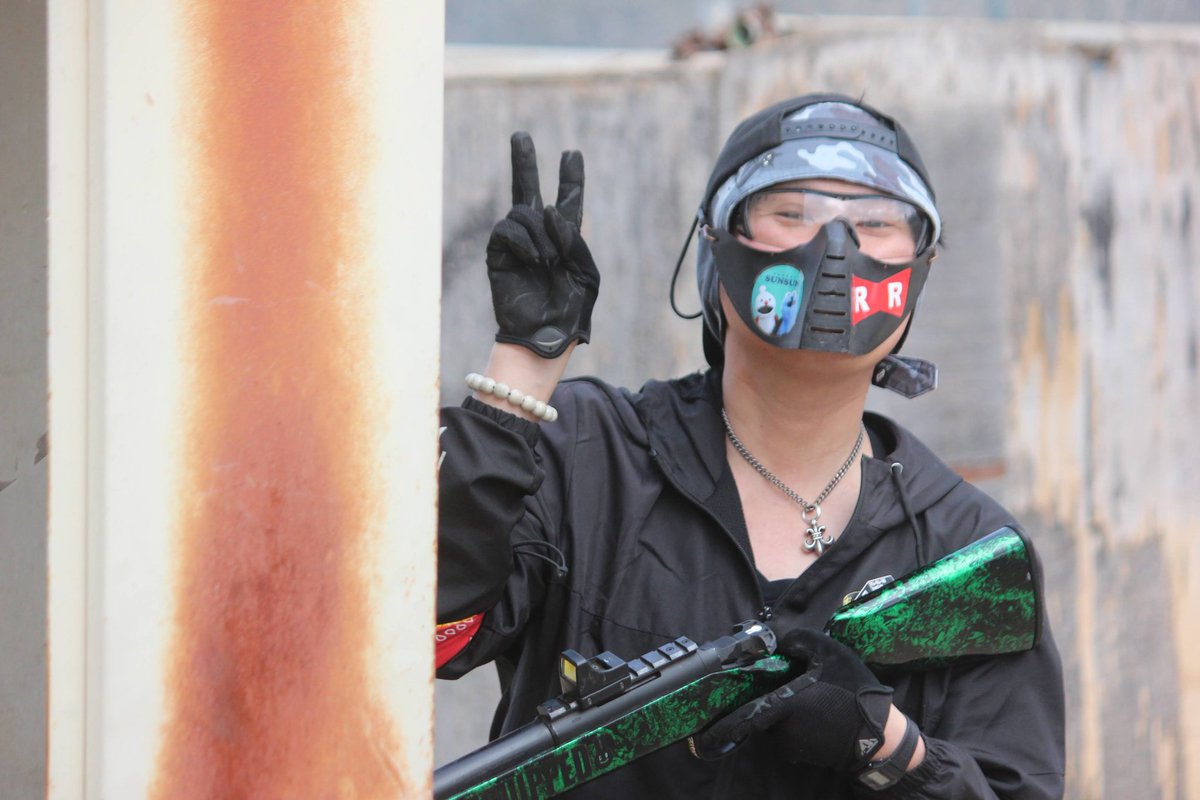 WataMessiah's tweet image. 今日はヘッズ川越でした

フィールド着いて5秒で逆ナンされ、身ぐるみ剥がされました
今日のワンダンおじさん
スーパーホットの新メンバー！？
抽選会のPS5惜しくも当たらなかった🥺

嘘のような本当の話

みんな楽しそうで僕も楽しかったです😀

#HEADS川越
#サバゲー
#SUPERHOT