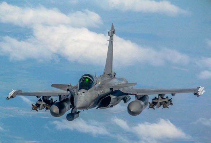 Breaking:

Afghanistan  fighter jets are ready for war.

Something big will happen tonight.