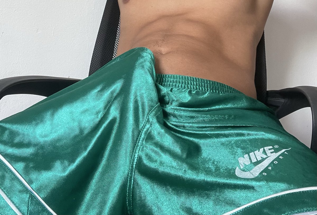 nylondazz tweet media