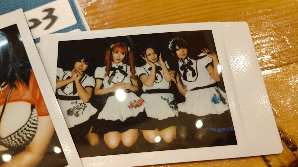 あっという間に飛んでしまった幻のアイドルグループのチェキを手に入れ