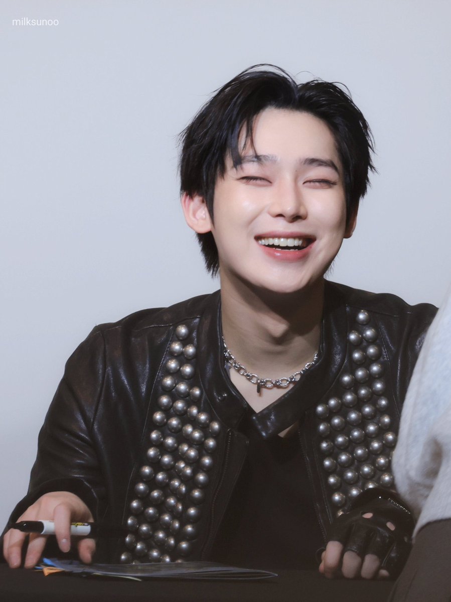 the most beautiful smile ever to exist 🥹