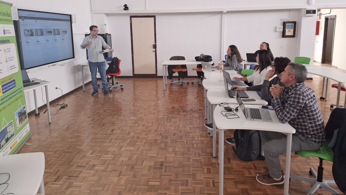 IES El Rincón tweet media