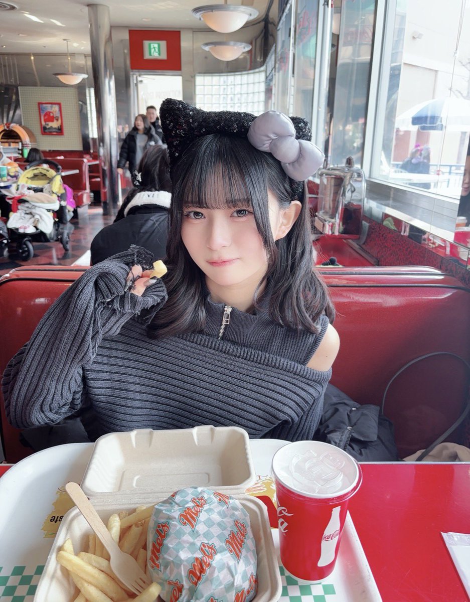 ayami_namba48's tweet photo. りあちゃんとユニバ行ってきたよ🌏✨
久々に遊べて楽しかったです🥹💖

vlogも今頑張って編集ちゅ~ だから
待っててね~♡

#USJ  #新井梨杏 ちゃん
@stu48_chu https://t.co/jKdHGveNy6