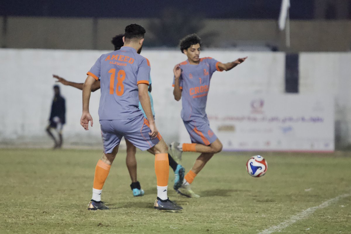 بحضور رئيس نادي رأس تنورة أ. متعب العتيبي تتواصل المنافسة على لقب بطل البطولة وسط أجواء حماسية وتنظيم مميز يعكس حرص إدارة النادي على دعم الأنشطة الرياضية وتشجيع المواهب الشابة.

وشهدت المباريات مستويات فنية عالية وتنافسًا قويًا بين الفرق المشاركة، حيث يسعى كل فريق إلى حسم اللقب