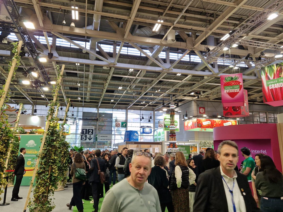 CPMEnationale's tweet photo. 🔴Top départ au @Salondelagri  ! 🚜
La délégation #CPME, menée par @AmirRT, part à la rencontre des fédérations au #SIA2026 pour une journée 100% terrain : échanges, rencontres, grand enjeux du secteur alimentaire. https://t.co/VRuqPoTVAD