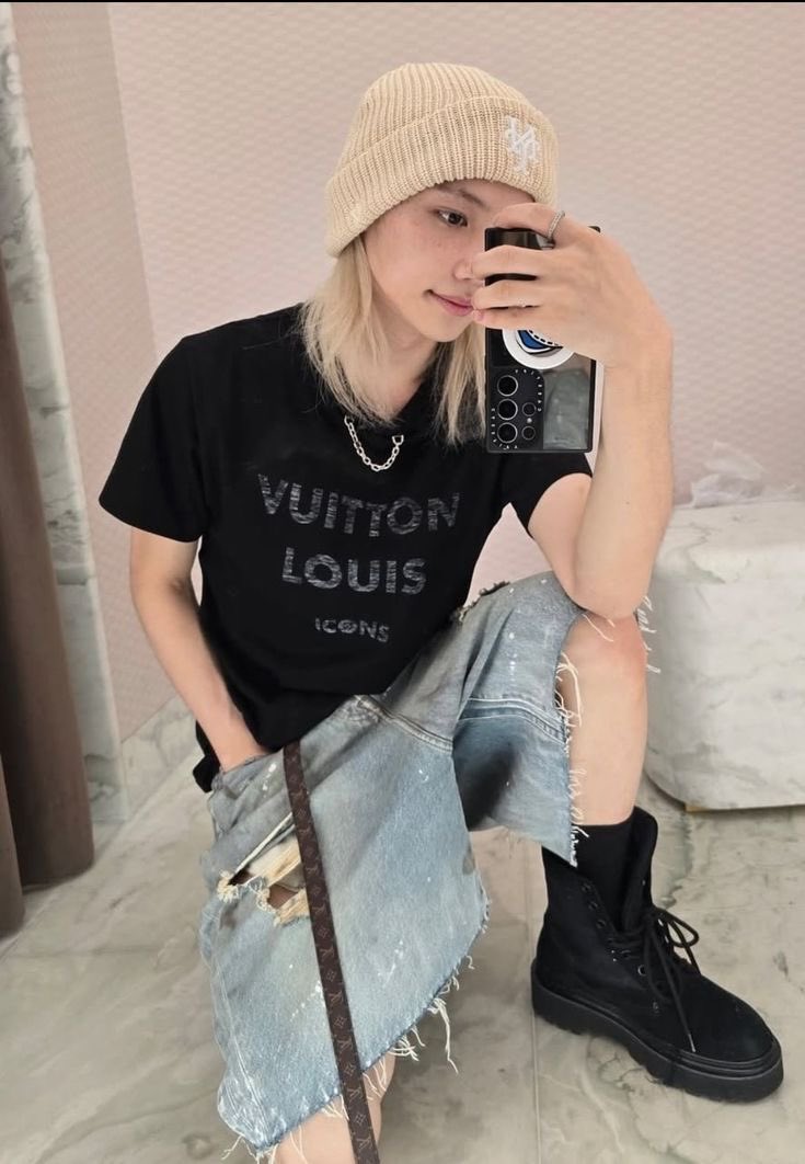 cry ˙⋆✮ / new 📌 tweet media