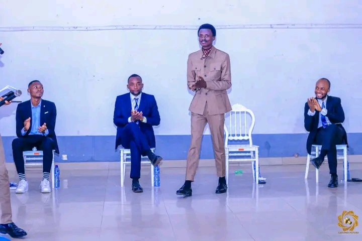 LauvinP's tweet photo. Sur invitation du Mouvement citoyen pour un nouveau Congo, Ns avons pris part à kikwit à cet échange constructif qui met l'accent sur l'engagement de la jeunesse pour la construction de notre beau et pays en semant positivement au présent pour un avenir radieux..
@CnjRDC https://t.co/9Va6jUBfwy