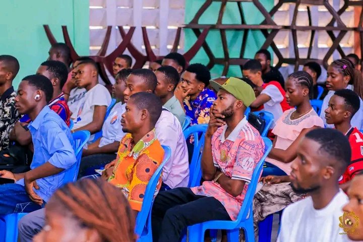 LauvinP's tweet photo. Sur invitation du Mouvement citoyen pour un nouveau Congo, Ns avons pris part à kikwit à cet échange constructif qui met l'accent sur l'engagement de la jeunesse pour la construction de notre beau et pays en semant positivement au présent pour un avenir radieux..
@CnjRDC https://t.co/9Va6jUBfwy