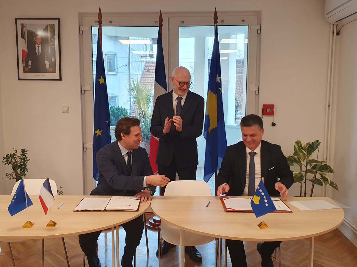 Ambassadeur Olivier Guerot tweet media