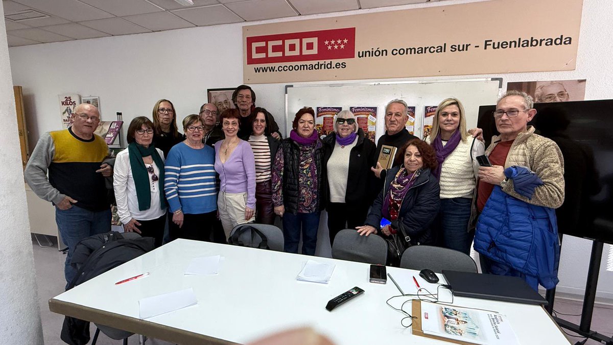 CarolCordero_N's tweet photo. “El patriarcado no es un señor con bigote. Si fuera tan fácil, ya nos lo habríamos cargado”. La gran Marisa Castro hoy en el acto organizado por @pensCCOO en Fuenlabrada.

Placer enorme compartir desde @IU_Madrid reflexiones con ella y con las compañeras de @CCOOmadridSur e @IUFuenlabrada.

El feminismo va a cambiarlo todo ✊💜