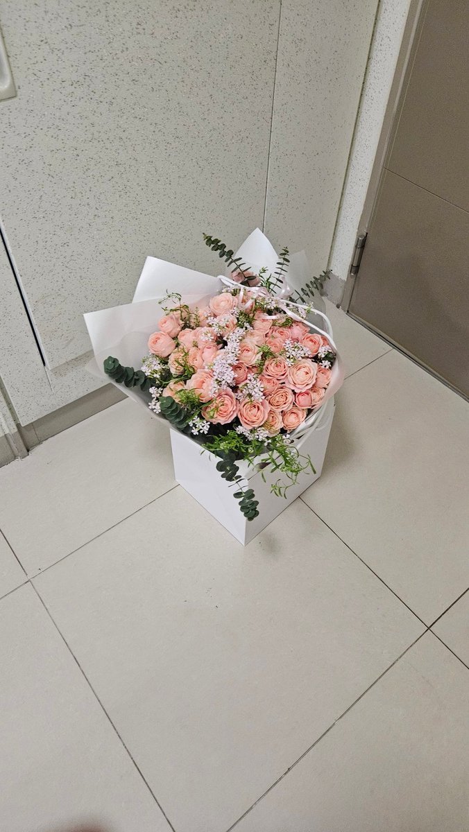 허허 오늘은 배달이 많네............