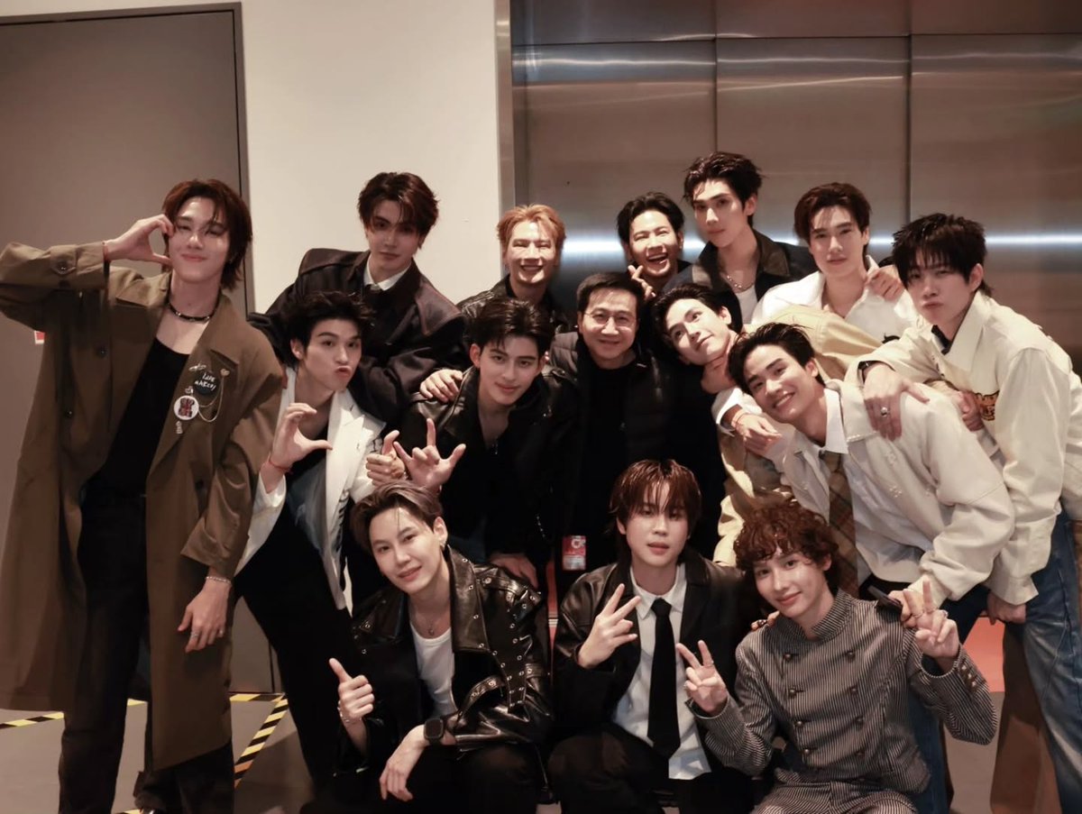 PondPhuwin Official Thailand (DoubleP) tweet media