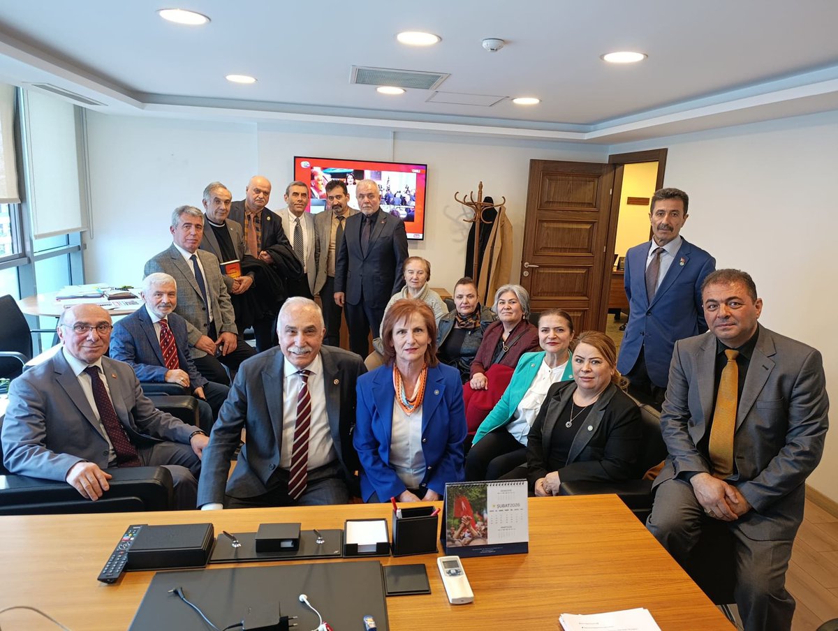 Genel Merkezimizde bizleri ziyaret eden Yenimahalle İlçe Başkanımız Sevgi Yalav ve Yönetim Kurulu üyelerimize nazik ziyaretleri için teşekkür ederim.<a href="/iyipartiyenimah/">İYİ Parti Yenimahalle İlçe Başkanlığı</a> <a href="/SevgiYALAV06/">Sevgi YALAV</a>