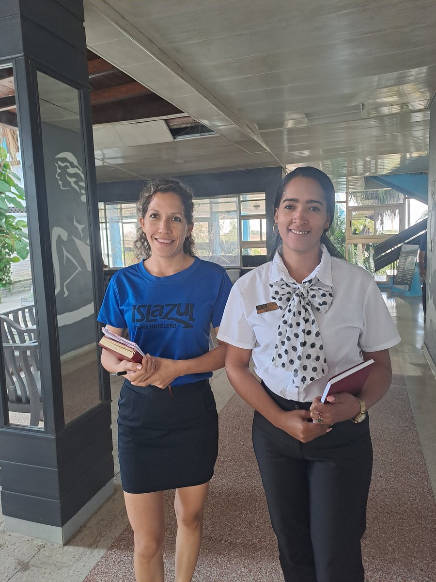 Con profesionalismo y una sonrisa, demuestran que la excelencia financiera también puede construirse con alegría.

#IslazulLasTunas #ElValorDeUnaSonrisa #HotelesIslazul #CubaÚnica
#ElDestinoEresTú