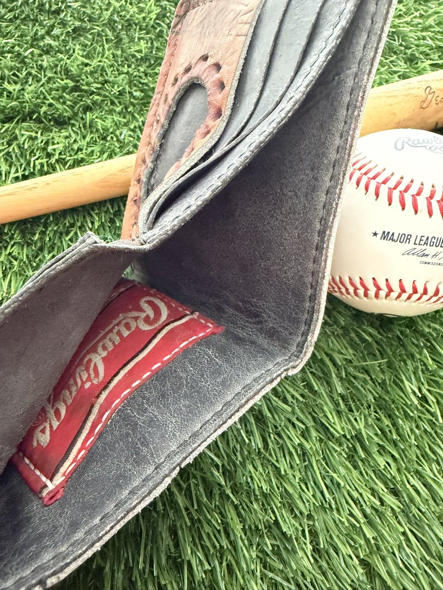 Sarah Roe tweet media