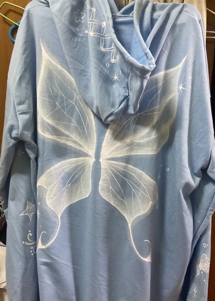 yvenomjin's tweet photo. งานเพ้นท์🦋 ลดได้นะคะ
PRICE 430 SHIPPING 🛵 50 
SIZE : 2XL รอบอก 50 นิ้ว ยาว 28 นิ้ว
ฮู้ดแบบสวมสีฟ้าพาสเทล เนื้อผ้าบาง https://t.co/1vGBVjsTkX
