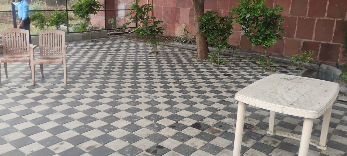 भारतीय खाद्य निगम, क्षेत्रीय कार्यालय रायपुर  में दिनांक  23.02.2026 को “स्वच्छता पखवाड़ा 2026” अभियान के अंतर्गत कार्यालय के वाचनालय (लाइब्रेरी) कैंटीन,पार्किंग एरिया,वाटर कूलर,रिकॉर्ड रूम,सोसाइटी ऑफिस  तथा पानी की टंकी एवं उसके आसपास  की सफाई कारवाई गयी।
#swachchatapakhawada