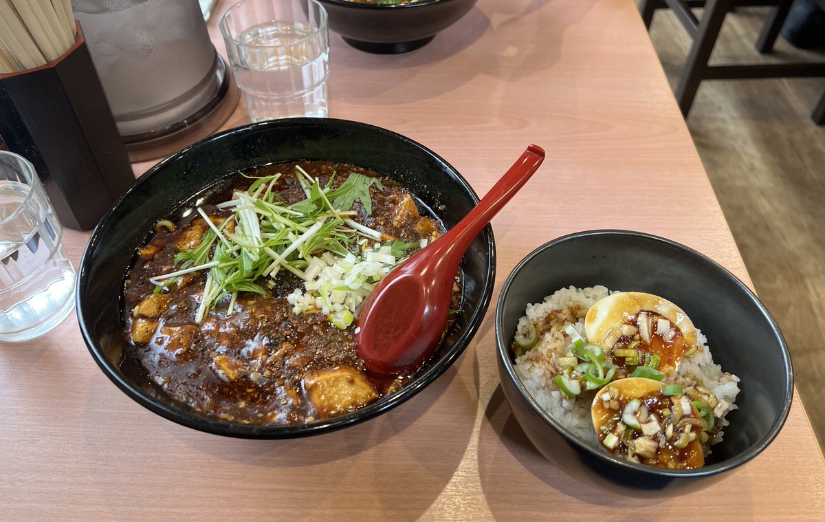 uryook's tweet photo. @Bumpinkiending ほんとここ美味しいですよね🍜
実はめださんの投稿見て私も通うようになったので大変感謝しています✨ https://t.co/yD0bIohlzL
