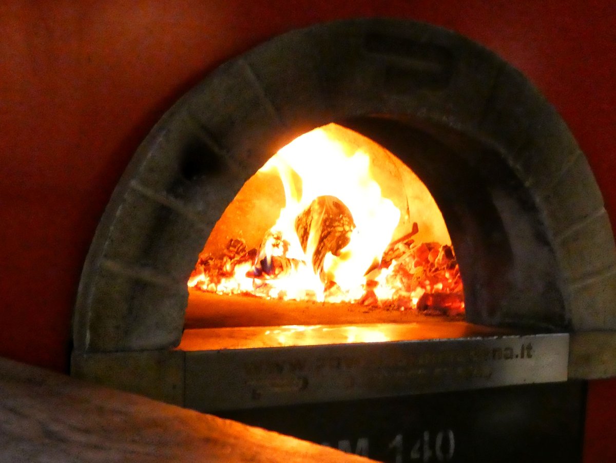 CorkBilly's tweet photo. Delight for Good Hood as popular St Luke’s restaurant gets wine licence! Good news for us also as we enjoy a lovely meal there! #GoodHood #sharingplates #pizza #supportlocal #wine https://t.co/aVAGmdnJND https://t.co/sx5MrtBVIU
