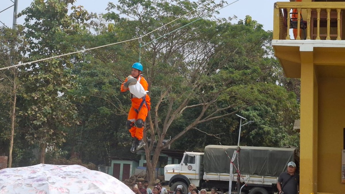 12bnndrf's tweet photo. 12 NDRF Participated in Mock Exercise on Earthquake Scenario at Chumukidima Village Ground, District-Chumukidima #Nagaland to empower and educate on Disaster Preparedness and Response. Together, let’s build awareness and save lives.
#NDRFHQ
#NDRF4U
#BePrepard https://t.co/8GZsWYpjNP
