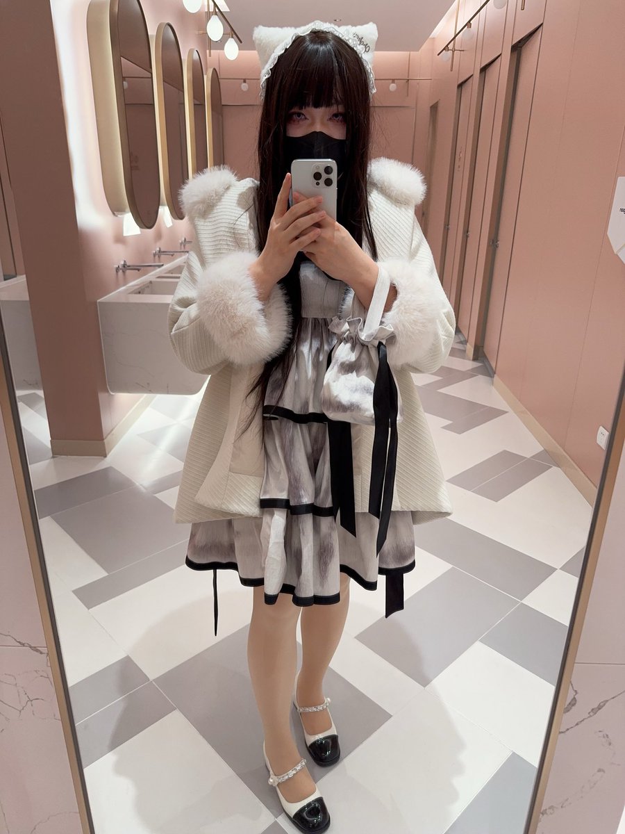 小莹飞(互推) tweet media