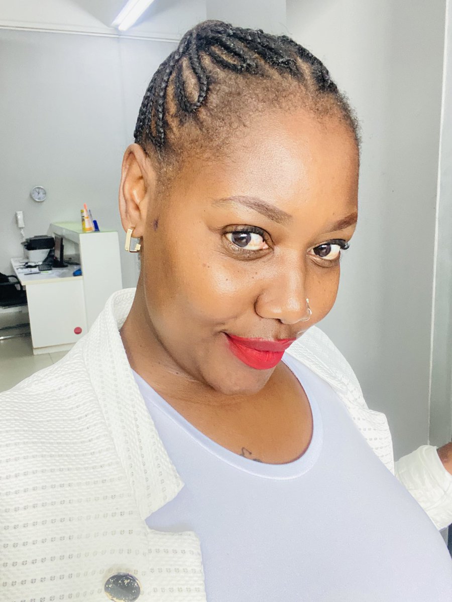 Today I choose myself 🌺. On that Note : Happy Tuesday 😍❤️🫶🏾🙌🏾