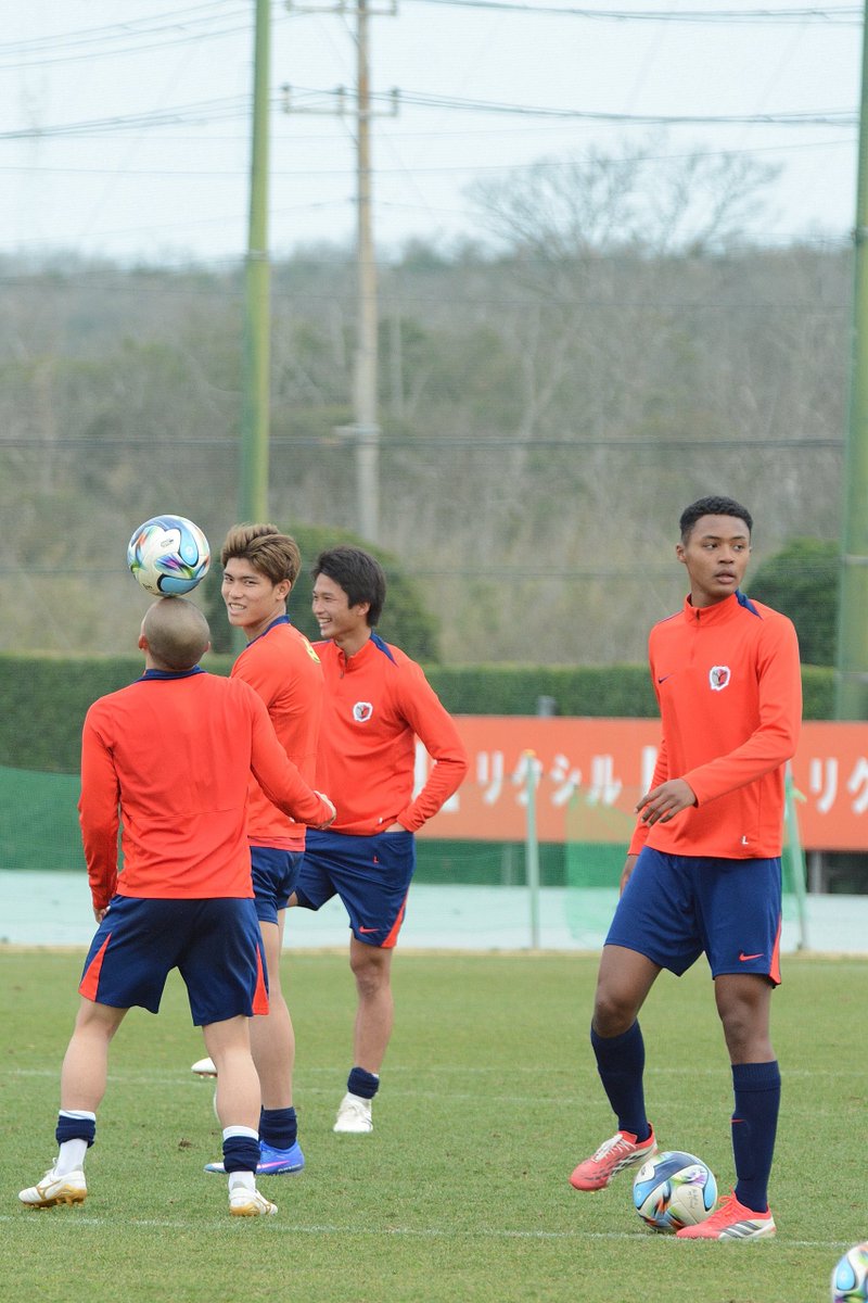 2026/2/24
クラブハウス

集うユースっ子

#鹿島アントラーズ
#antlers
#吉田湊海
#徳田誉
#大川佑梧
#元砂晏翔仁ウデンバ