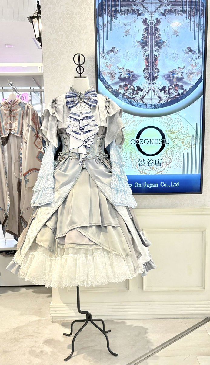 こんにちは🍀 🗡CROCE × 薔薇 Mixコーデ🌹 可愛さとカッコ良さを