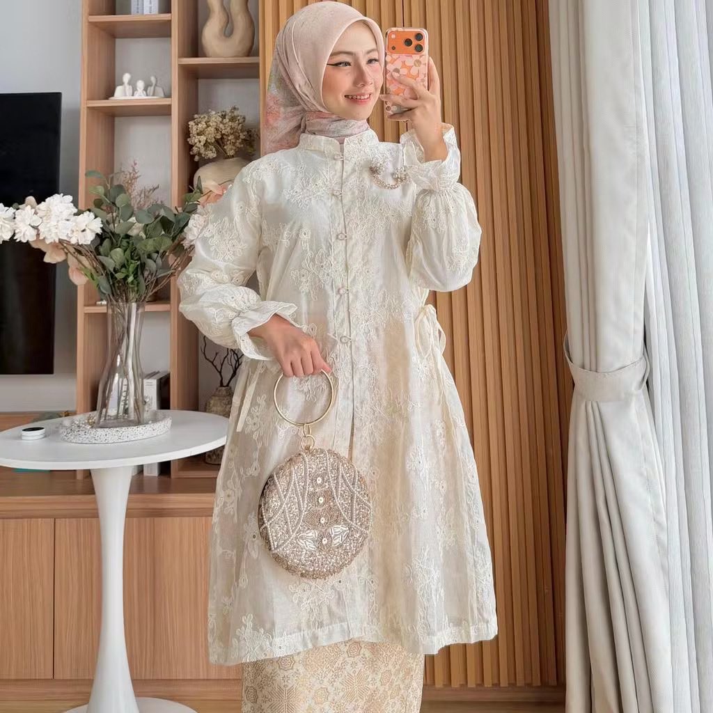 dianasundae's tweet photo. Aku mau spill outfit cantik lebaran nanti yang bikin kamu stylish! 🤍

a thread https://t.co/SwMLx5GMI3