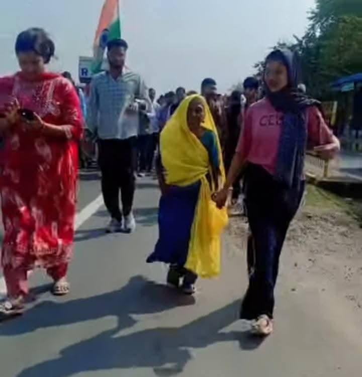 90 की उम्र में भी दादी संघर्ष कर रही हैं, 
जागो माली जागो
#25फरवरी_विधानसभा_घेराव 
#saini #Kushwaha #Shakya #Maurya #sainisamaj #joni_saini_mandha #joni_tondwal #saini_samaj  #sainisahab #saini_sahab #mali #mali_samaj #माली #सैनी #कुशवाहा #शाक्य #मौर्य