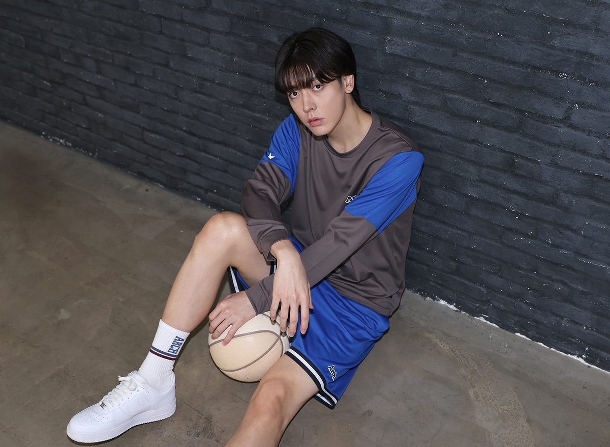 FLY Magazine tweet media