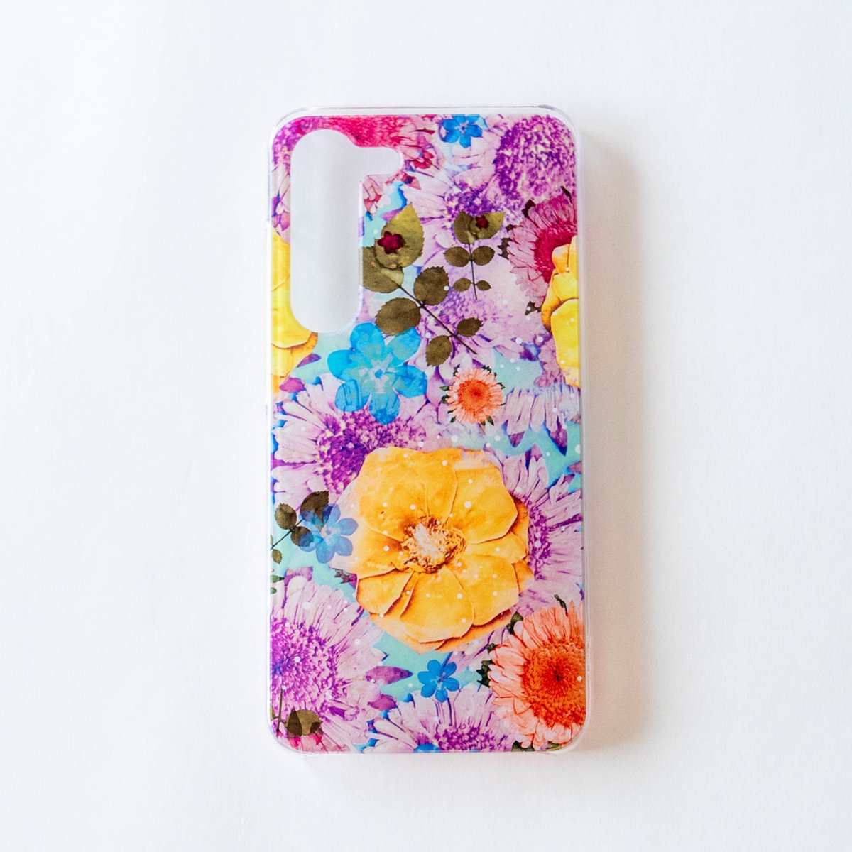 MarymondJapan's tweet photo. 【新商品】
🌼イエローローズ（クリア）販売開始🌼

華やかなイエローローズが描かれたクリアタイプのスマホケース。

イエローローズは吉元玉ハルモニが描いた絵の片隅に描かれたバラをモチーフにしています。

✔iPhone/Android対応
✔¥2,000より

https://t.co/9E6xp4d39d
https://t.co/6wxErI1gZl https://t.co/RdL0cmF0e3