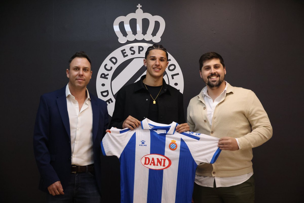 RoberVilas's tweet photo. Muy feliz por la renovación de Denis Cruz en el @RCDEspanyol @RCDE_La21 https://t.co/o8Wn82gIIf