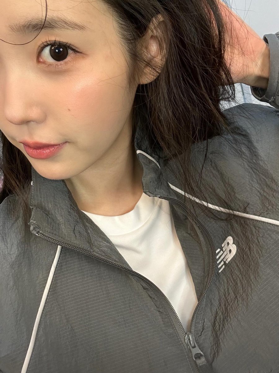 iuedelweiss's tweet photo. 징니 넘 귀여워ㅠㅠㅠ https://t.co/ifsGehOgSJ