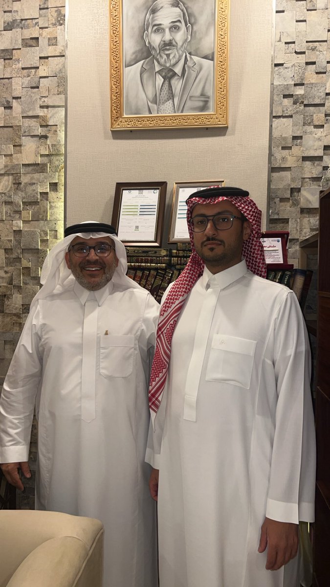 Hi____law's tweet photo. سررتُ البارحة بزيارة الدكتور المحامي مشافي بن ثقفان مع أصدقائي وزملائي الغالين: المحامي الأستاذ  حسان المزروعي، المحامي ا��أستاذ شجاع العجالين، المحامي الأستاذ عبدالمحسن القرني https://t.co/ogtCW6Jypx
