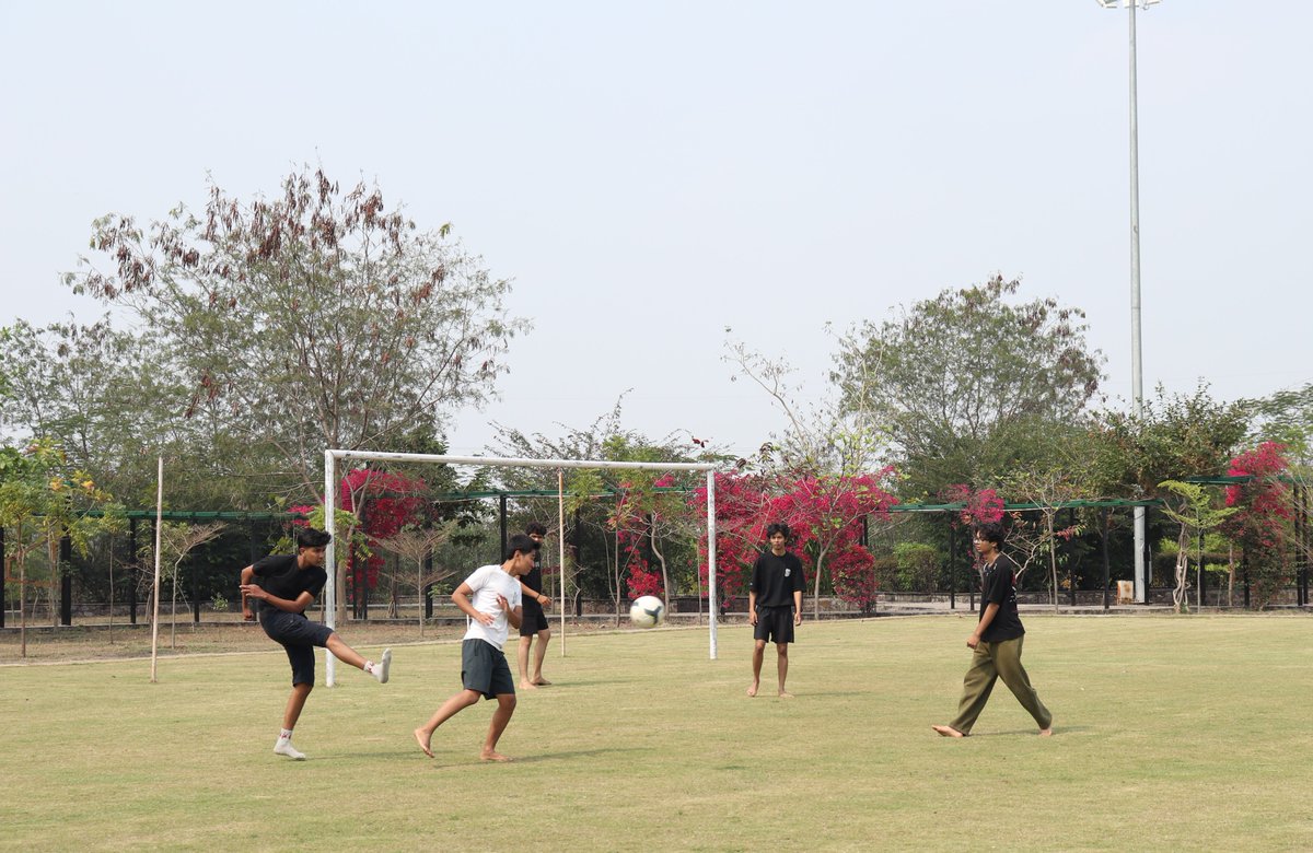 MadhyaNid's tweet photo. T/350:
Opacity’26 concludes at NID MP.
From sport to speculative fashion.
From heritage to horizon.
From plantation to performance.

A campus transformed into a design discourse.

#Opacity26 #DesignFestival #NIDMP https://t.co/DMiOCPIzYR