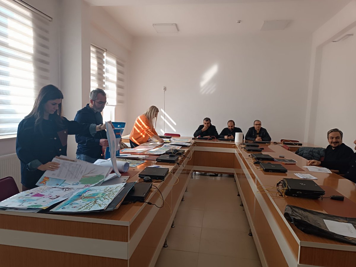 Su Verimliliği Seferberliği Yarışması İl Değerlendirme Komisyonu çalışmalarına başladı. 
<a href="/meb_dhgm/">Destek Hizmetleri Genel Müdürlüğü</a>⁩ ⁦<a href="/omurfatih/">Ömür Fatih Karakullukçu</a>⁩ <a href="/mebisgb/">İşyeri Sağlık ve Güvenlik Birimi Daire Başkanlığı</a> ⁦<a href="/ozkan_meb/">Özkan AVCI</a>⁩ ⁦<a href="/MalatyaMem/">MALATYA İL MİLLİ EĞİTİM MÜDÜRLÜĞÜ</a>⁩ ⁦<a href="/behcet_bakir/">behçet bakır 🇹🇷</a>⁩ ⁦<a href="/MAvsar44/">Avşar</a>