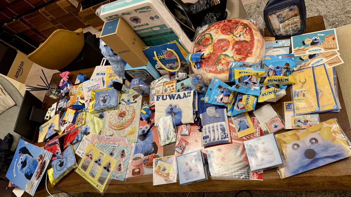 俺だぜ！？

これ全部じゃないけど皆の差し入れで沢山のスンスン集まった！
マジ嬉しいありがとうー！
被ってるとか皆は気にしないでくれ。
祭壇用と普段使う用で必要だから！
スンスン以外の差し入れもありがとー！

オハヨウ！！！