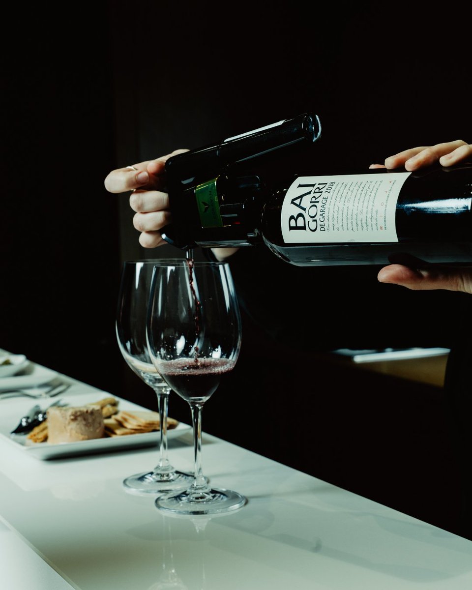 BodegasBaigorri's tweet photo. Ampliamos el horario de nuestro Wine Bar.
Visítanos de 11 a 17h y disfruta de nuestros vinos Baigorri y tapas frescas locales.

✖️ https://t.co/SMbuVMKfFM
-
We are extending the opening hours of our Wine Bar.
Visit us from 11 a.m. to 5 p.m.

✖️ https://t.co/tOUrkKfVFb https://t.co/mYnCu6VwRt