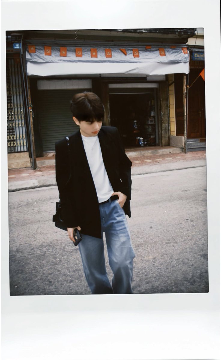 Paper9582's tweet photo. ເຫງົາຮຽນຫລິ້ນ😆 https://t.co/CA6d9sdnQm