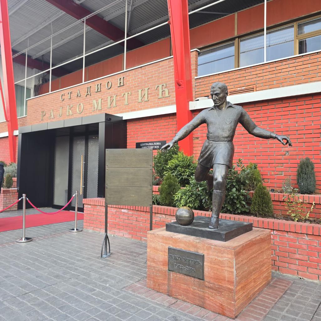 HgateGrndhppr tweet media