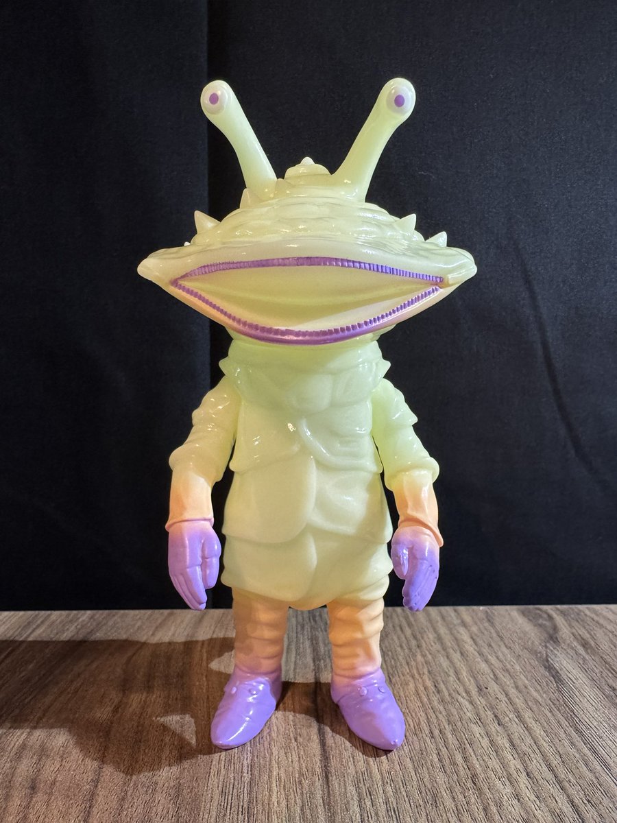 カネゴン GLOW1(蓄光) KAIJIN x One up. こちらも1月1日0時に全力で笑