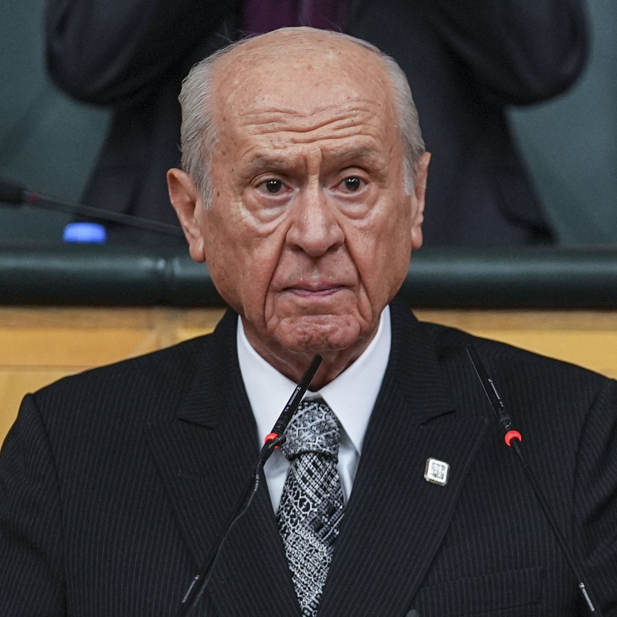 ajansmuhbir1923's tweet photo. Devlet Bahçeli: “Şehitlerimizin hatıralarını lekelemeden, silahsız döneme geçenlerin topluma kazandırılması aşama aşama gerçekleştirilecektir.” https://t.co/4MrH2HaV6O