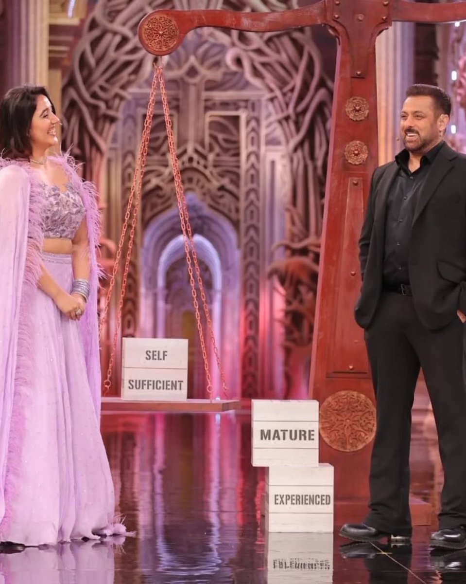 6 months ago when I first saw Ashnoor Kaur on the Bigg Boss stage, I genuinely thought — koi ladki itni pretty kaise ho sakti hai?
Usi din decide kar liya tha, BB dekhungi toh sirf iske liye.
Day 1 se aaj tak loyal hu… and I’m proud I chose the right one🩷

#AshnoorKaur