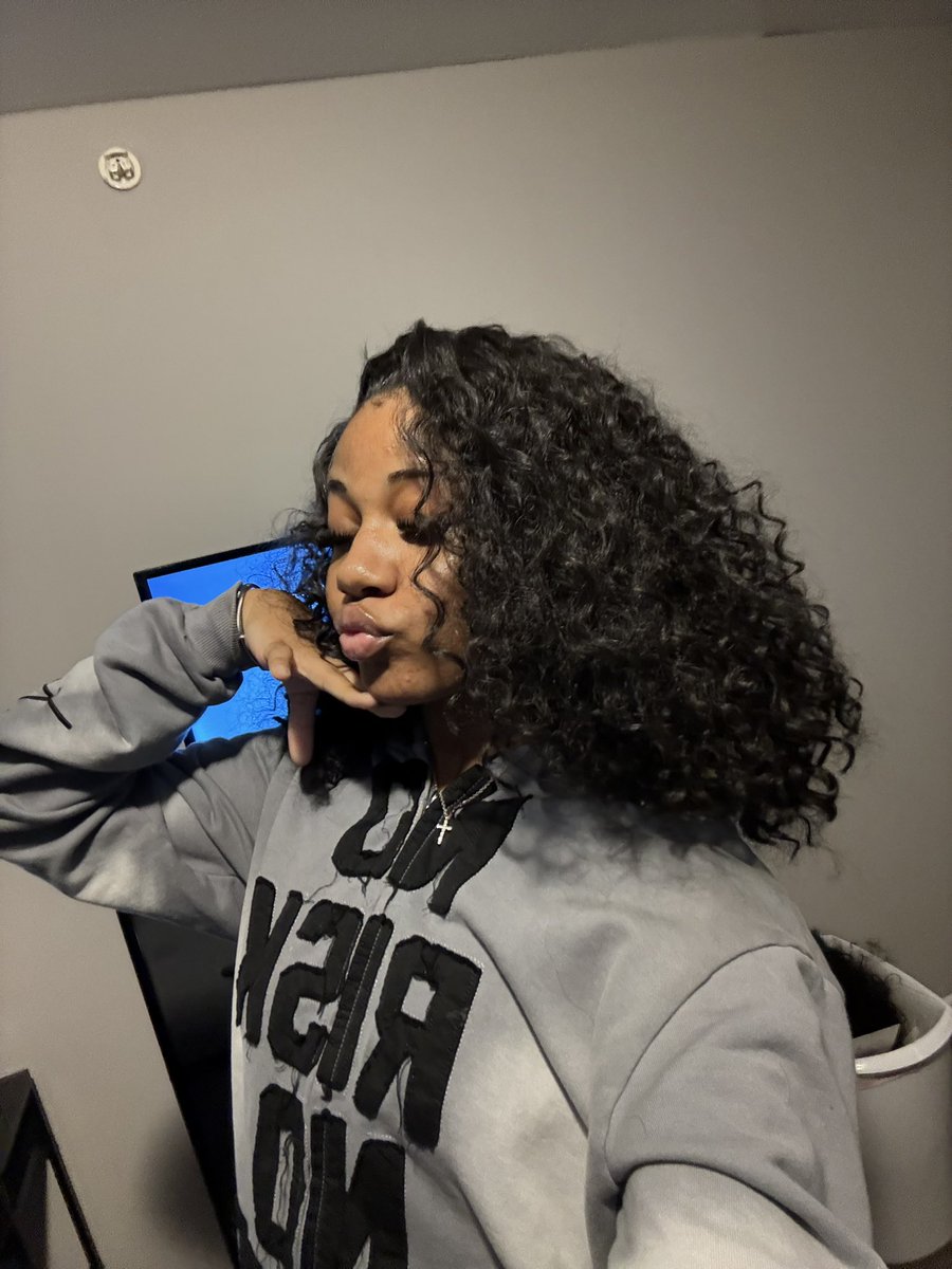 gabrielle tweet media
