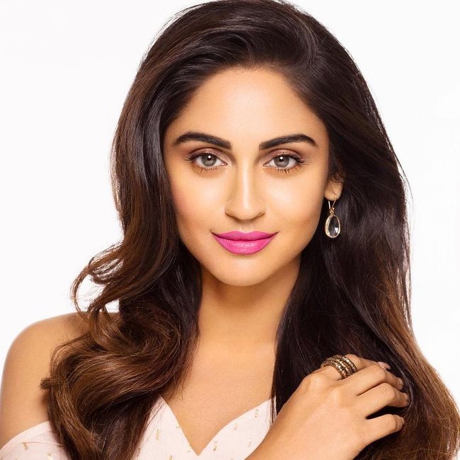 celebcrush4922's tweet photo. Happy Birthday Krystle D'Souza 🎂💐
#HappyBirthday #Krystle #DSouza #KrystleDSouza #HappyBirthdayKrystleDSouza #actress #bollywood https://t.co/ZNDU6YJzny