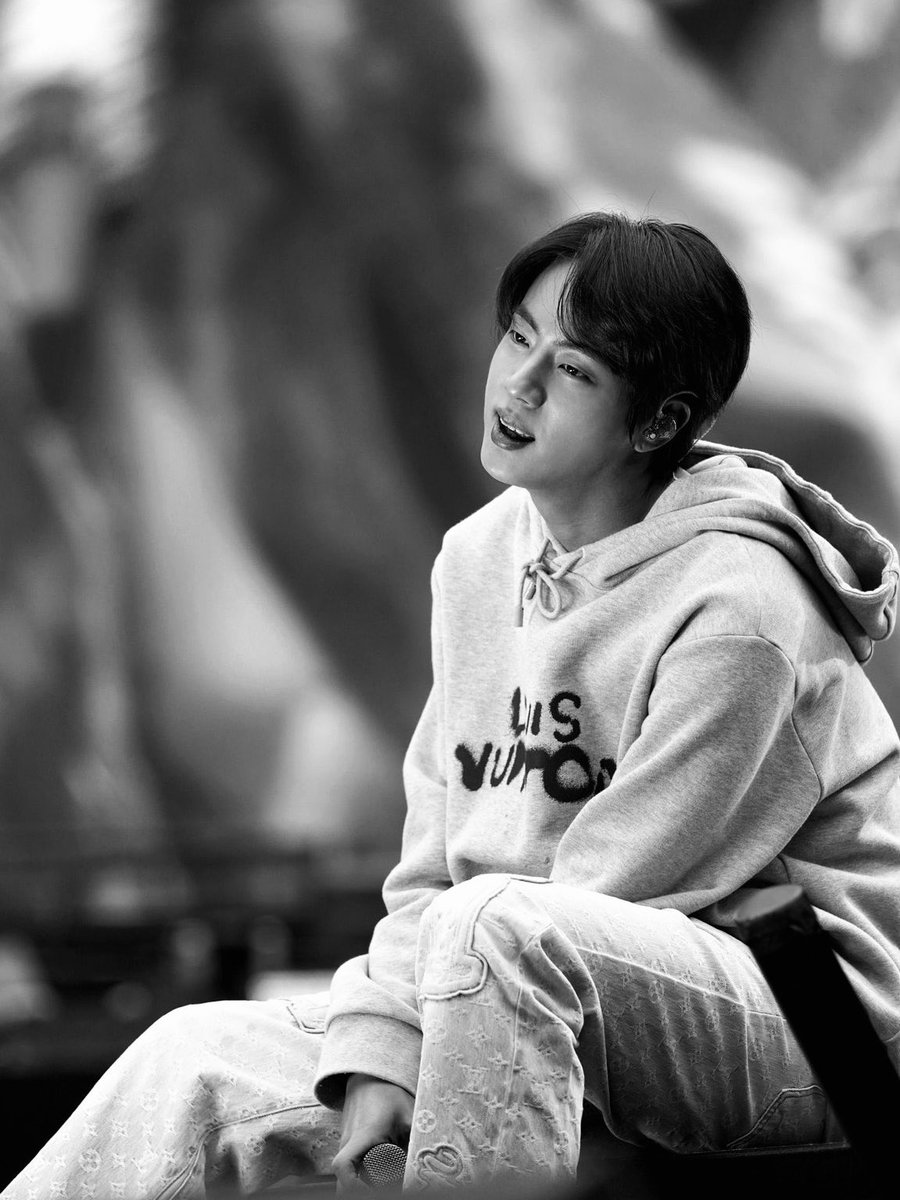 🖤🤍 (@jinmonochromes) on Twitter photo 