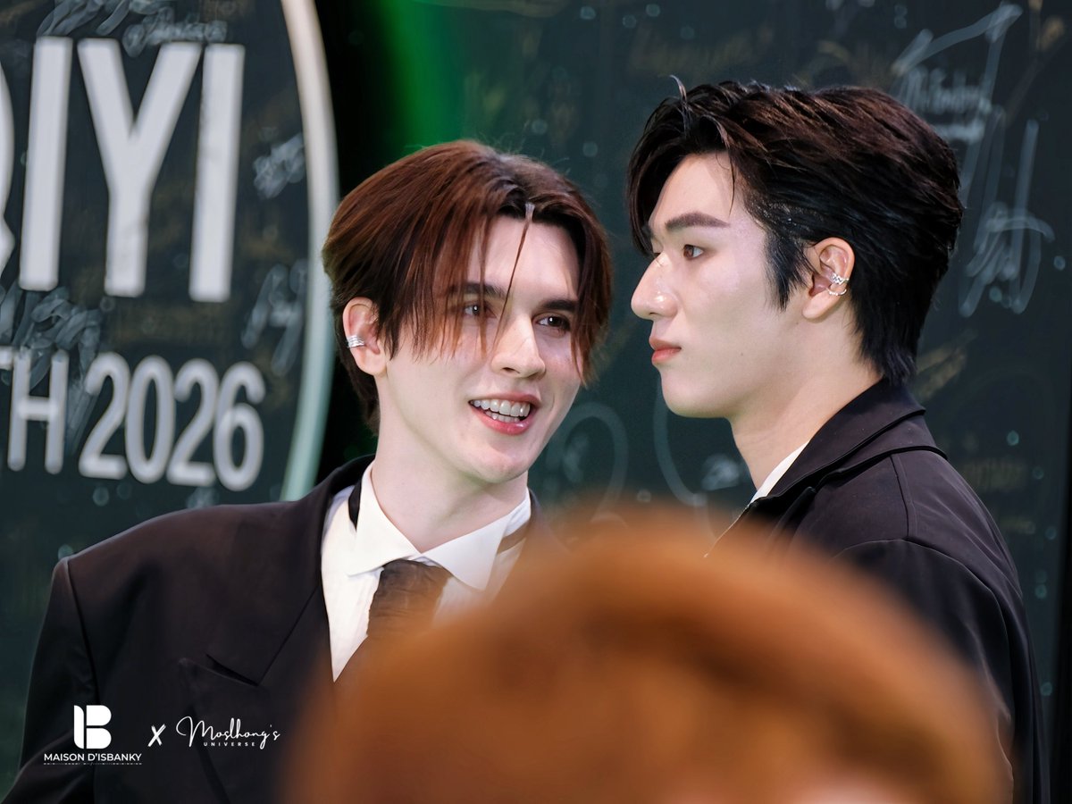 เพราะมี #มอสแบงค์ ถึงได้ยังมี #บอสของมอสแบงค์ ในทุกวันนี้ ขอบคุณที่อยู่เคียงข้างกันมาในทุกๆวัน 🙏🏻🌷

4YEARS BOSS OF MOSBANK

#4thYearWithMosBank 
#MosBank