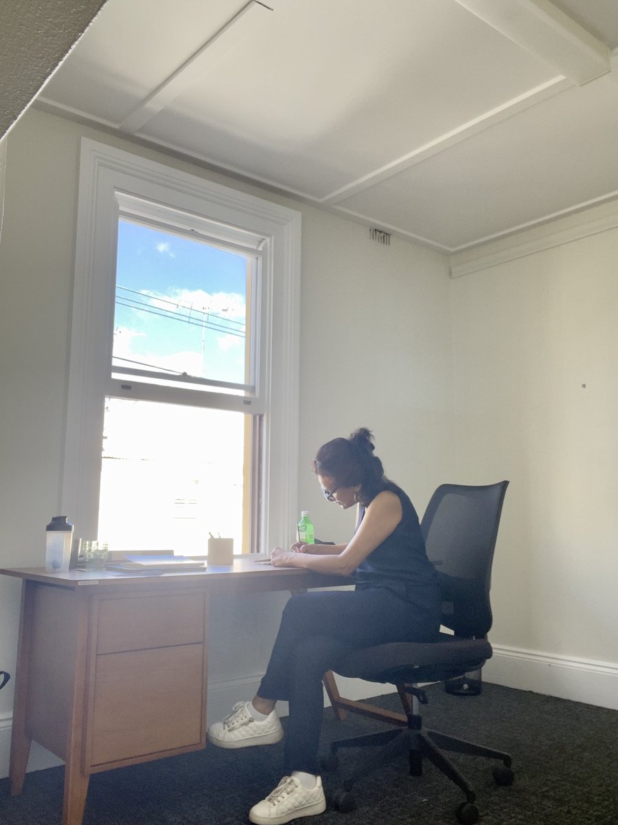 oormilaprahlad's tweet image. A room of one’s own! 💫🧡I drafted a poem and worked on the bones of a zuihitsu today at the EJ Ward centre. Thank you, Woollahra Council, for this gorgeous, inspiring space- my writing home for the next four months! #writerinresidence #woollahralibraries